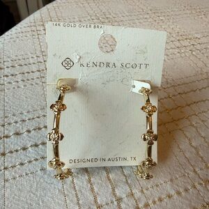Kendra Scott Gold Floral hoop Earrings